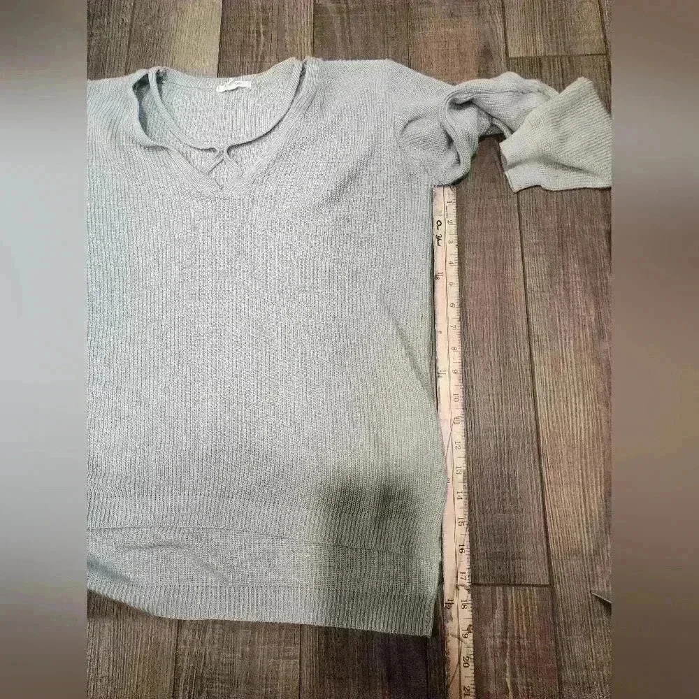 Maurices XXL Grey Knit V-Neck Sweater Soft - Picture 6 of 6